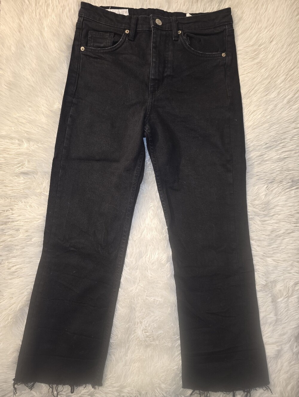 Zara Cropped  Black Frayed Hem Petite Jeans Size 4